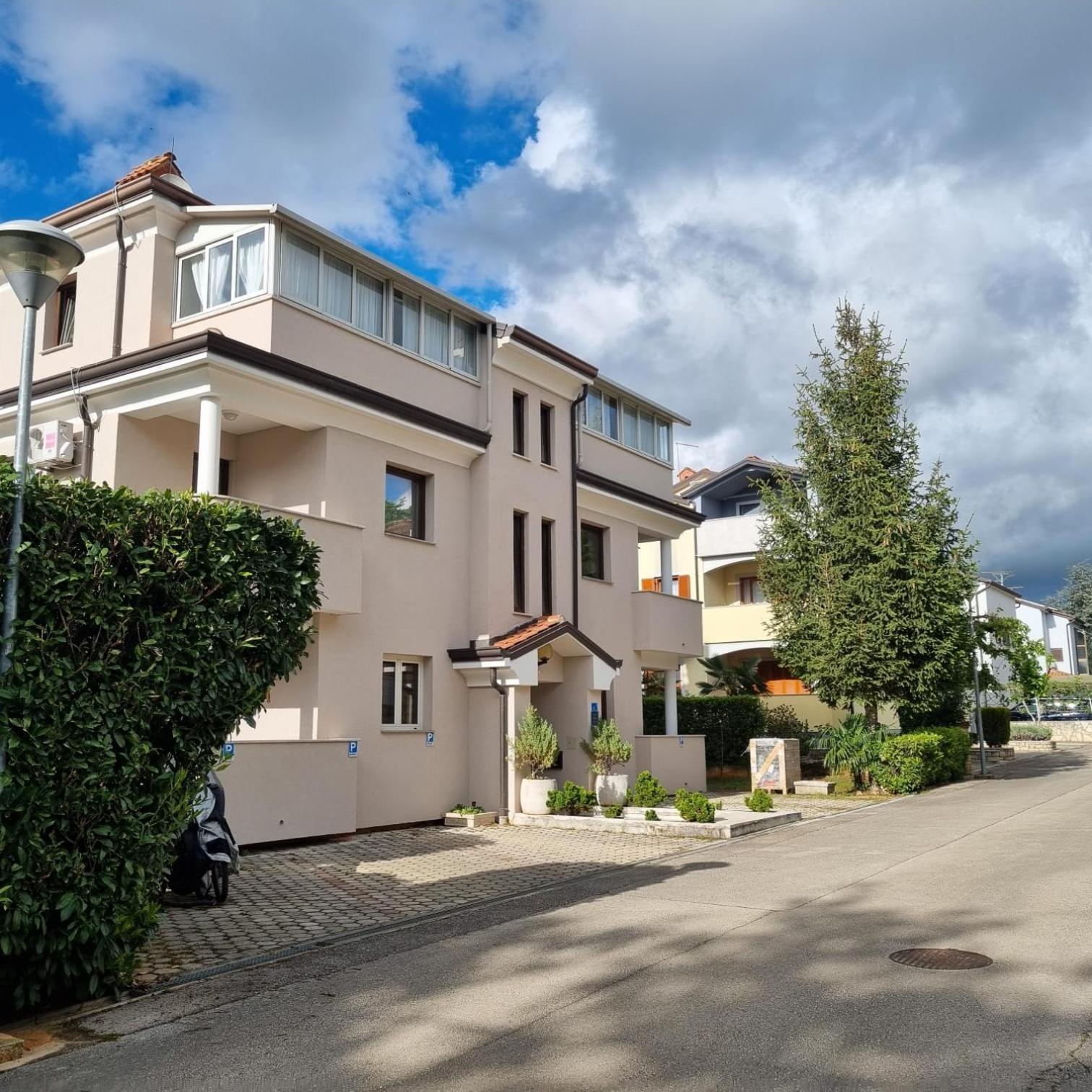 Apartments Krizine Umag Exterior foto
